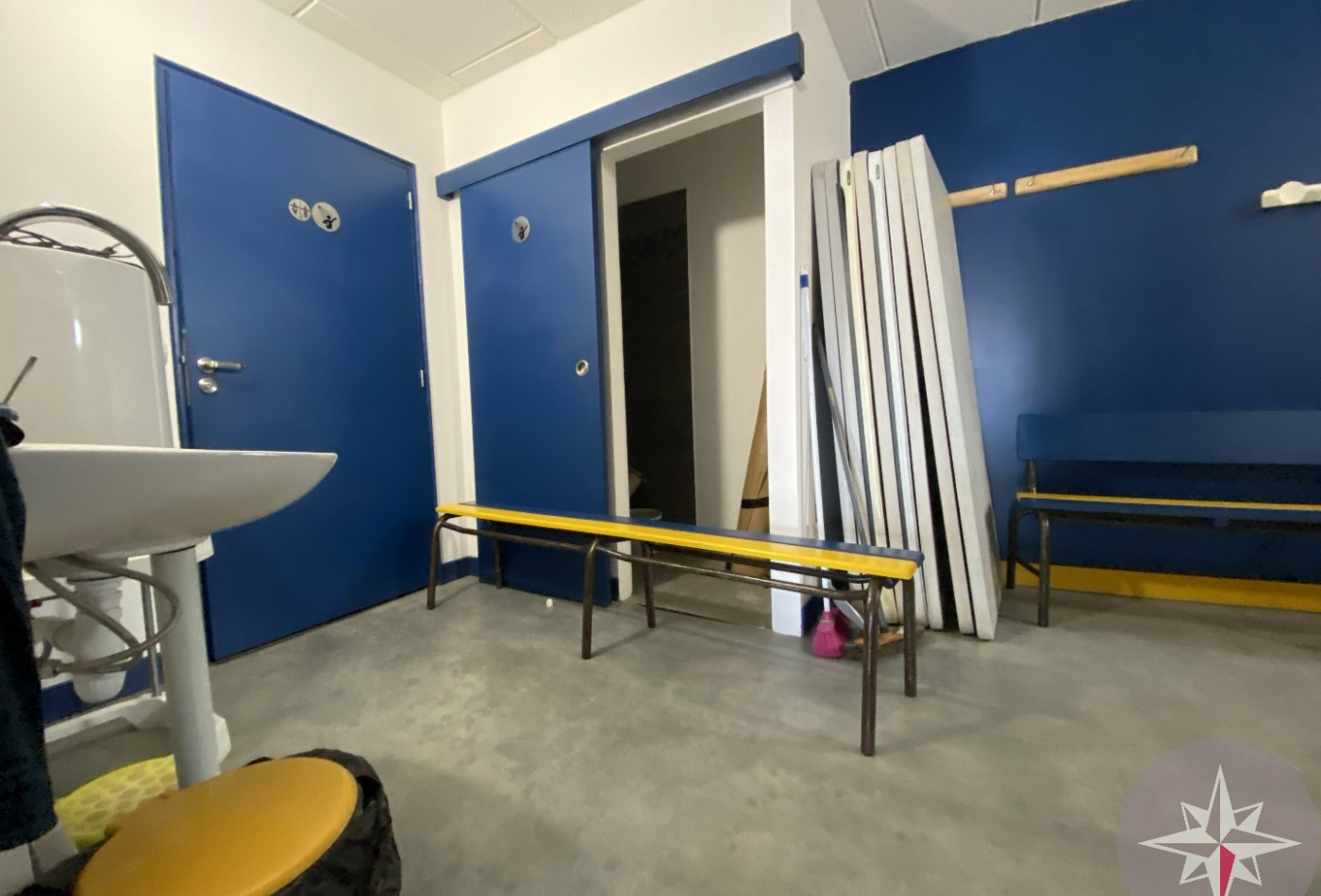 location Local commercial Cournonsec - Photo 4