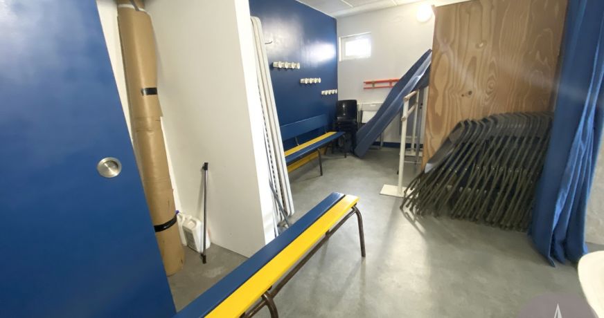 location Local commercial Cournonsec