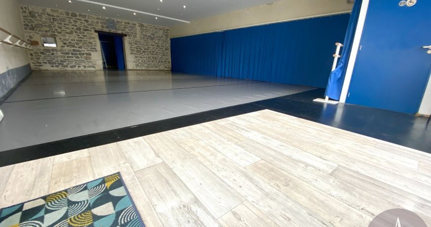 location Local commercial Cournonsec