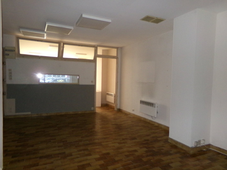 location Local commercial Beziers - Photo 6