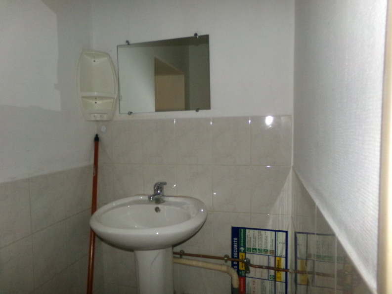 location Local commercial Beziers - Photo 8