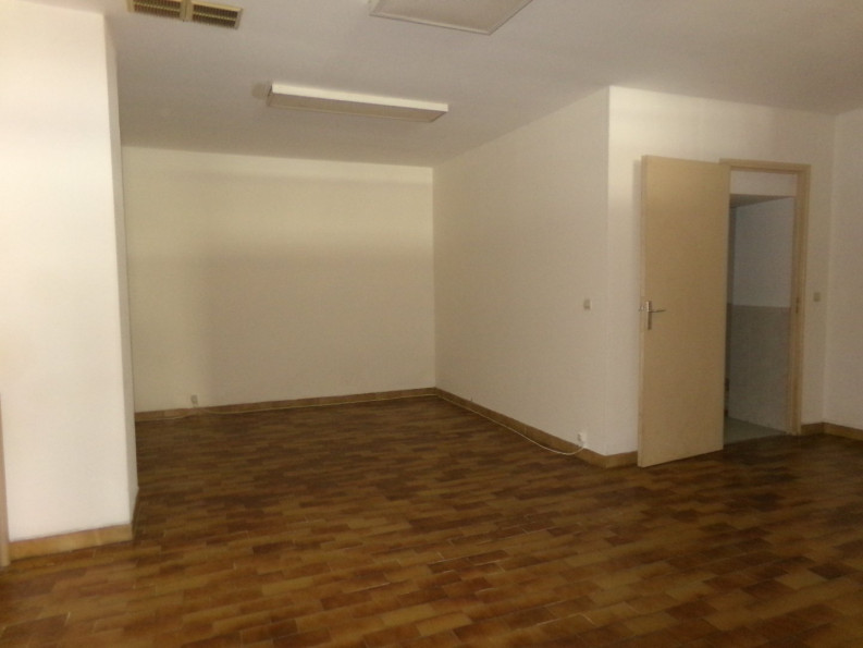 location Local commercial Beziers - Photo 4