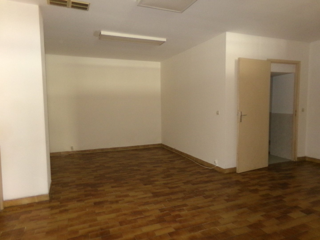 à louer Local commercial Beziers - Photo 4