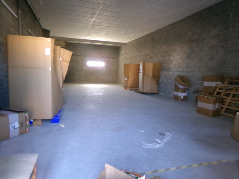 location Entrepot Maraussan - Photo 4