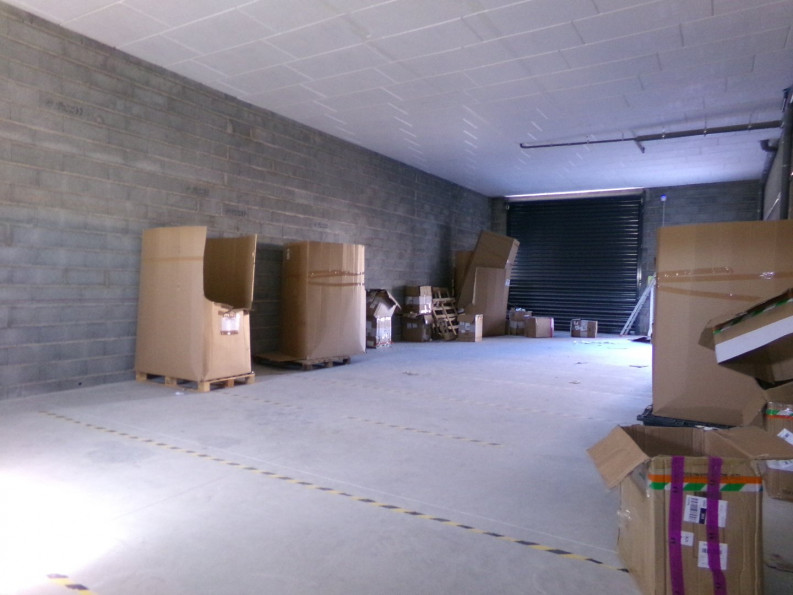 location Entrepot Maraussan - Photo 2