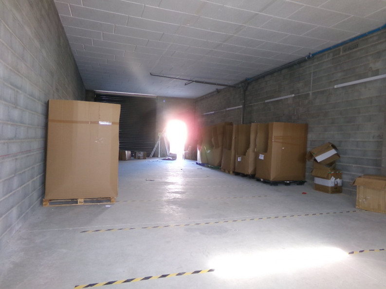 location Entrepot Maraussan - Photo 3