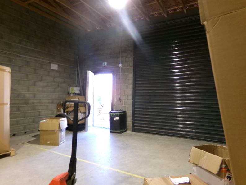 location Entrepots et bureaux Maraussan - Photo 3