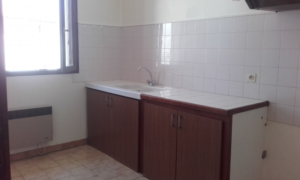 location Appartement Corneilhan - Photo 1