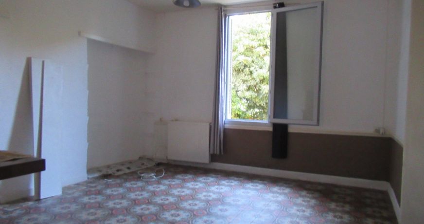location Appartement en rez de jardin Saint Genies De Fontedit