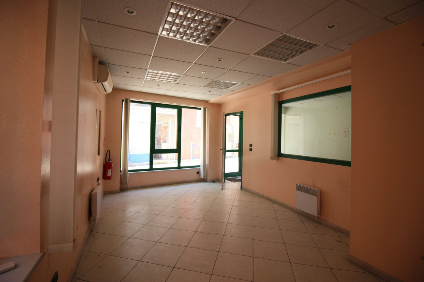 vente Local commercial Servian - Photo 2