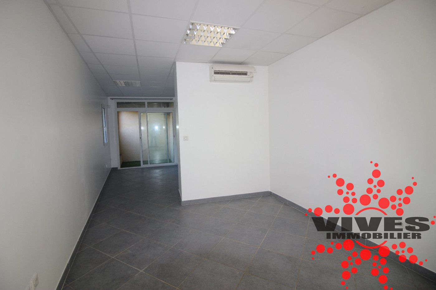 location Local commercial Servian - Photo 7