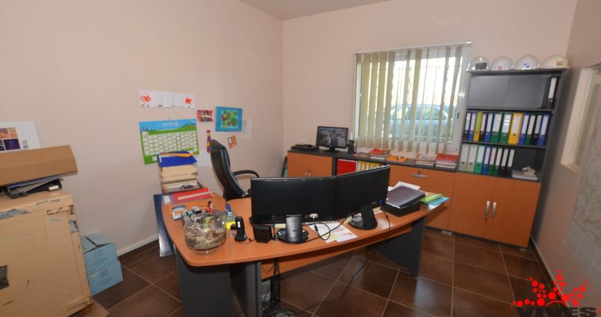 location Entrepots et bureaux Thezan Les Beziers