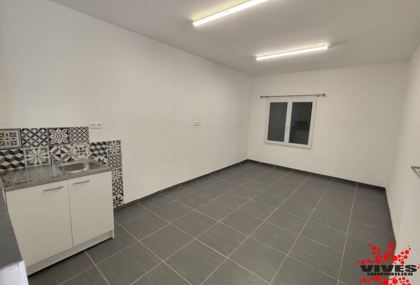 location Local commercial Servian - Photo 1