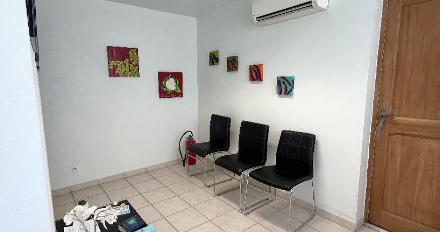 location Local commercial Servian
