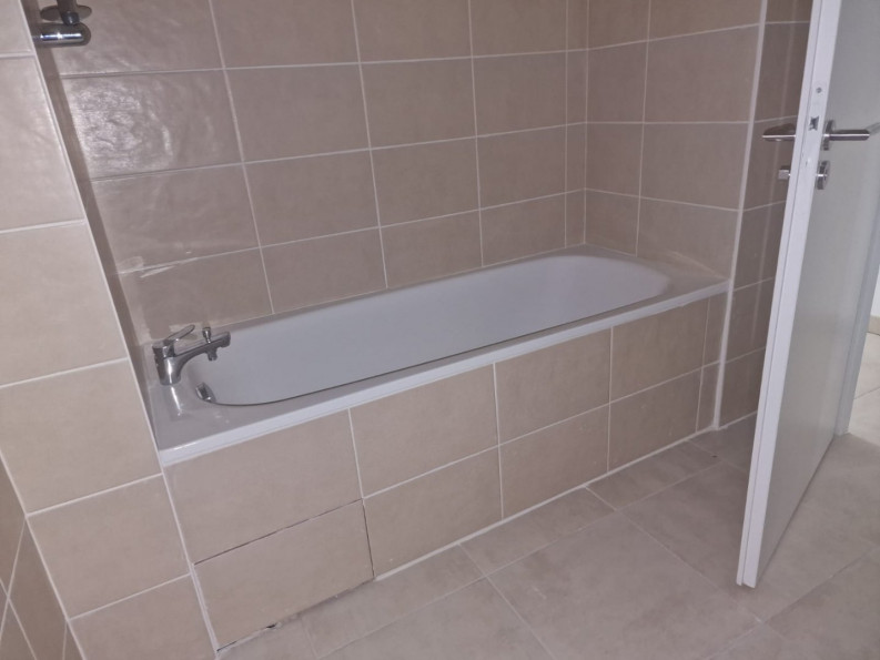 location Appartement Saint Thibery - Photo 8