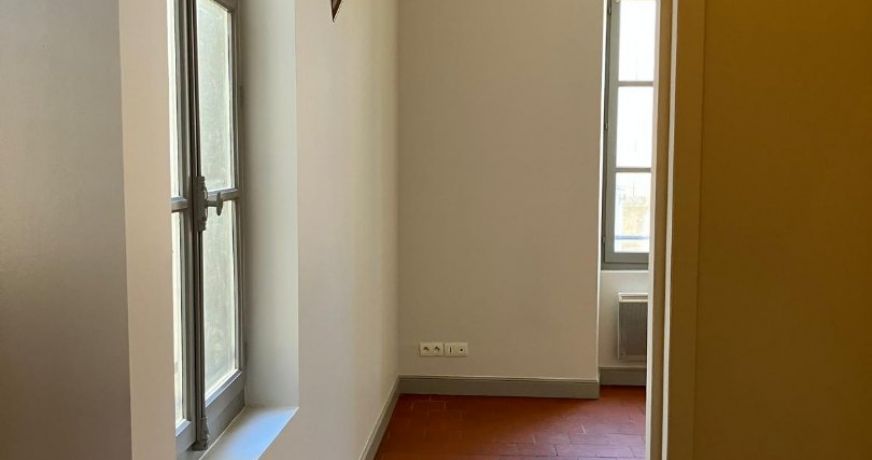 location Appartement Bessan