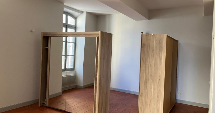 location Appartement Bessan