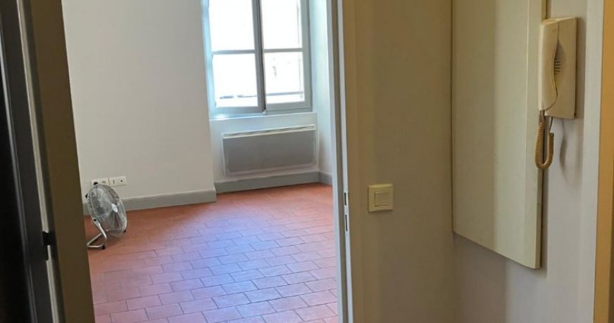 location Appartement Bessan