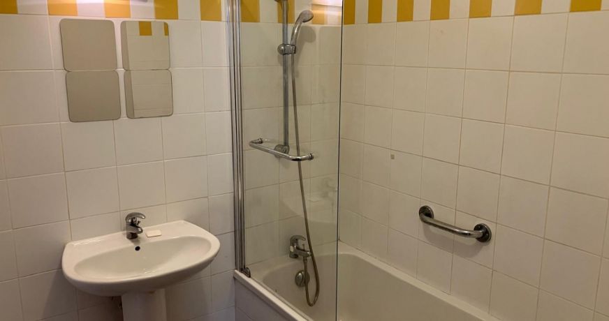 location Appartement Bessan