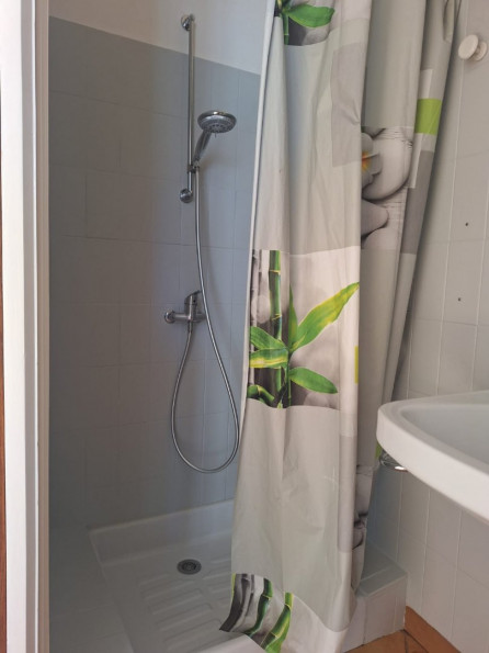 location Appartement Poussan - Photo 8