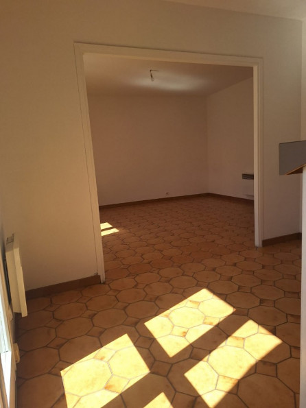 location Appartement Poussan - Photo 6