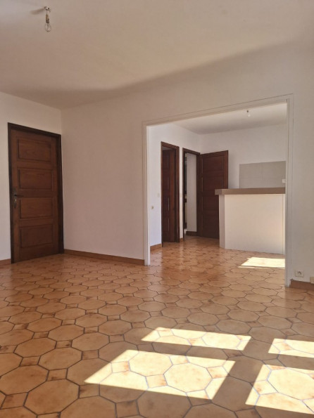 location Appartement Poussan - Photo 3