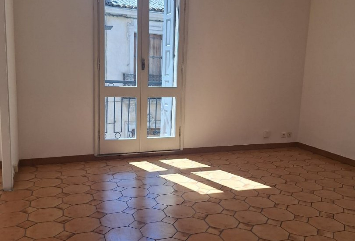 location Appartement Poussan - Photo 4