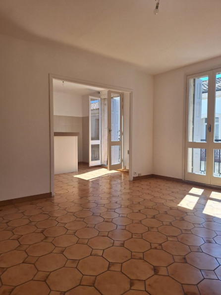 location Appartement Poussan - Photo 5