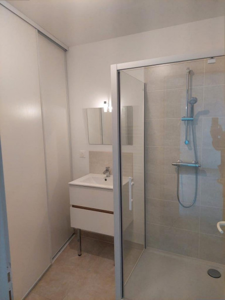 location Appartement Paulhan - Photo 6