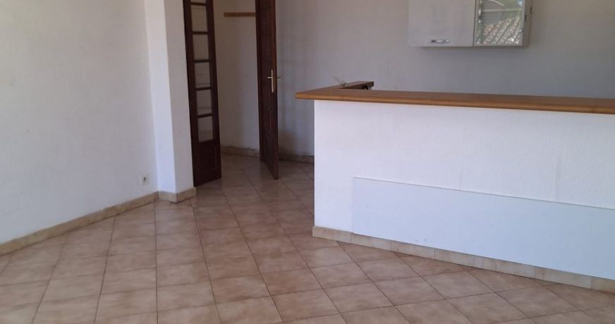 location Appartement Poussan
