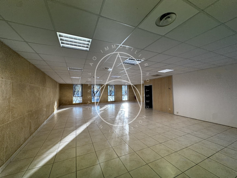 location Ateliers et bureaux Montpellier - Photo 2