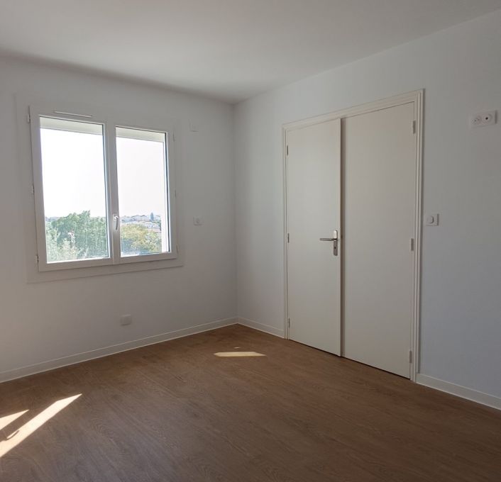location Appartement Gigean