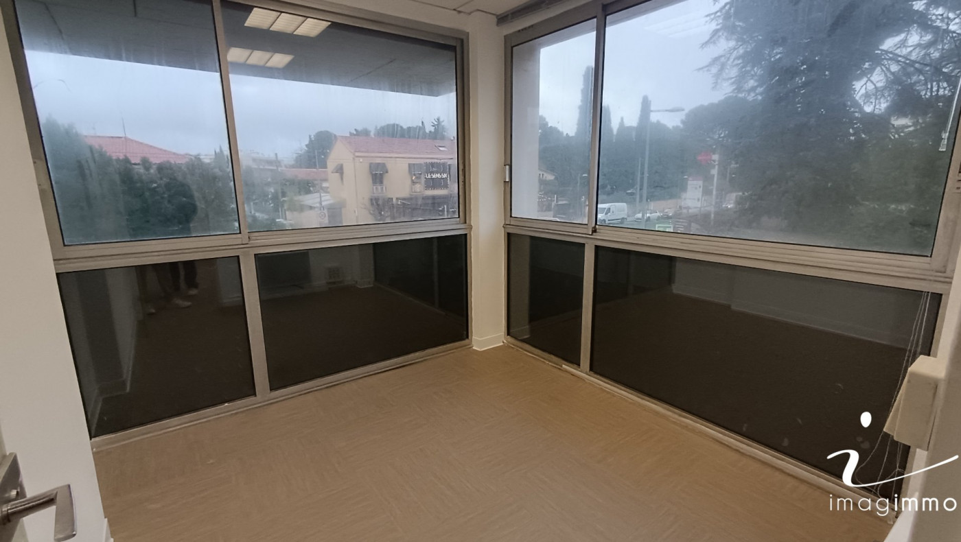 à louer Locaux d'activité Montpellier - Photo 4