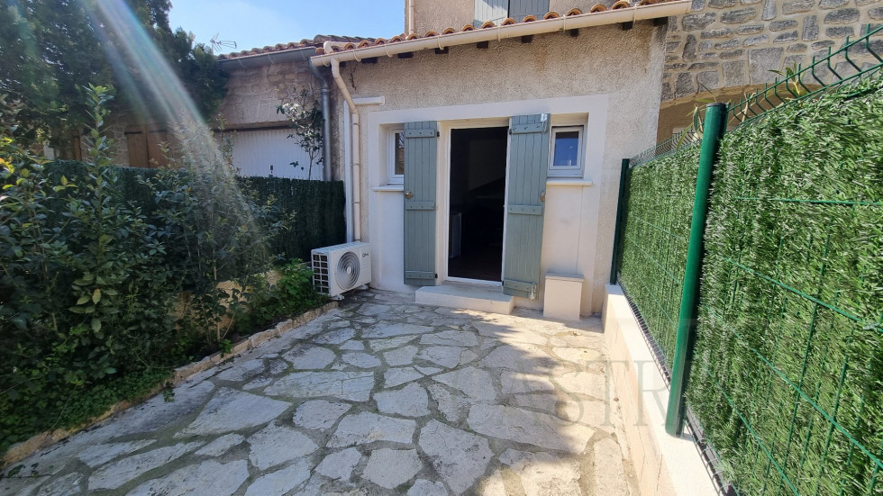 location Appartement neuf Castries - Photo 1