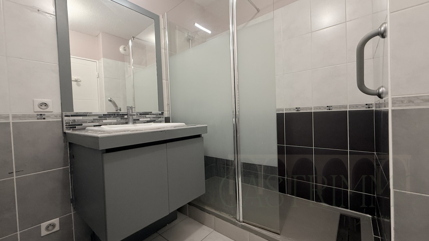 vente Appartement Le Cres - Photo 8