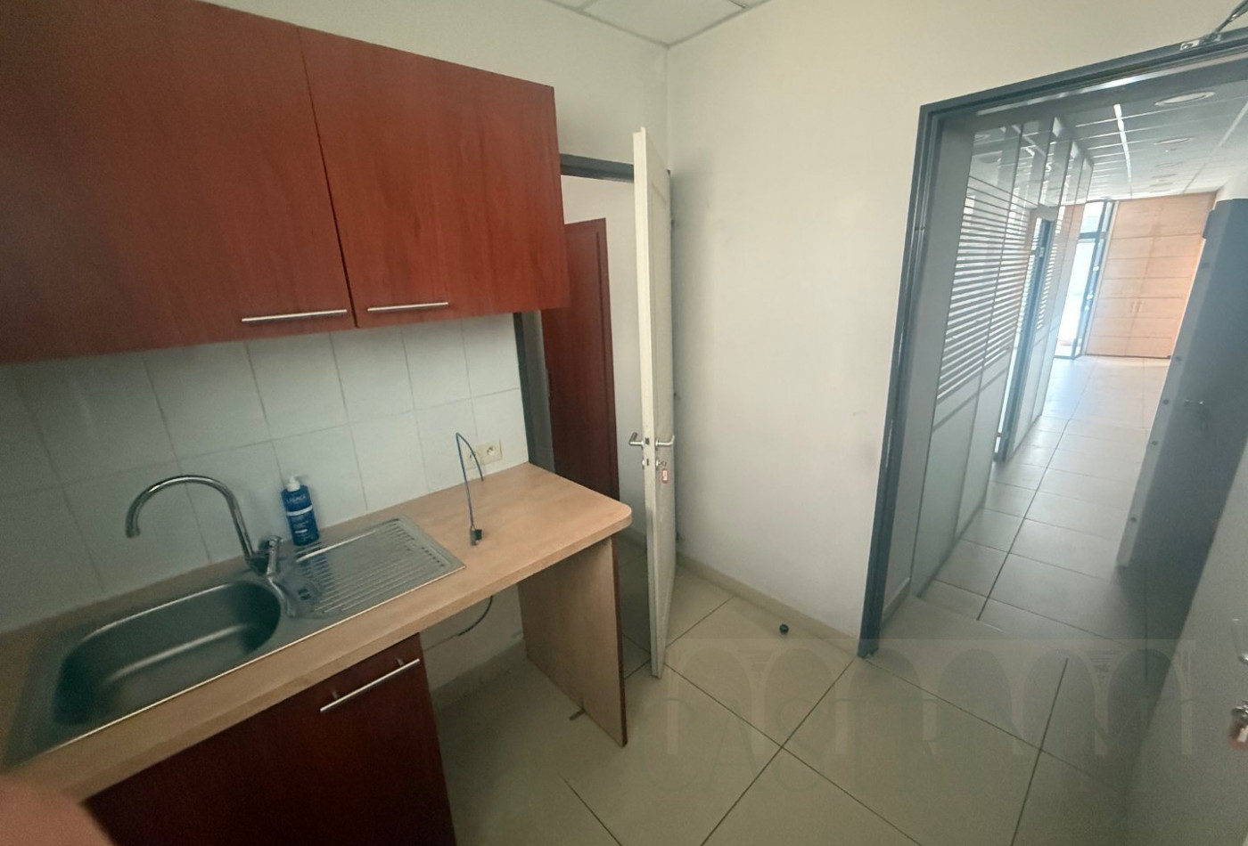 location Bureau Lunel - Photo 5