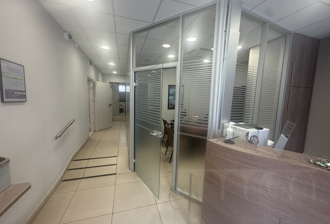 location Bureau Lunel - Photo 2