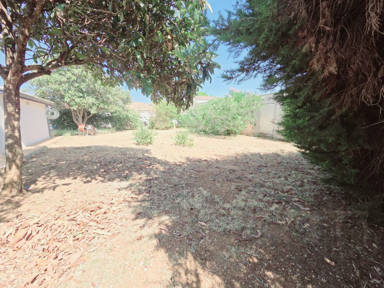 vente Terrain constructible Saint Bres - Photo 1