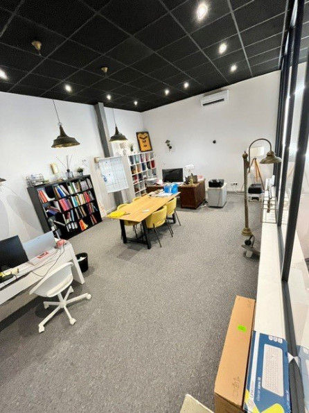 location Ateliers et bureaux Castries - Photo 2