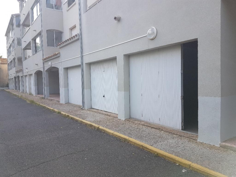 location Parking intérieur Agde - Photo 4