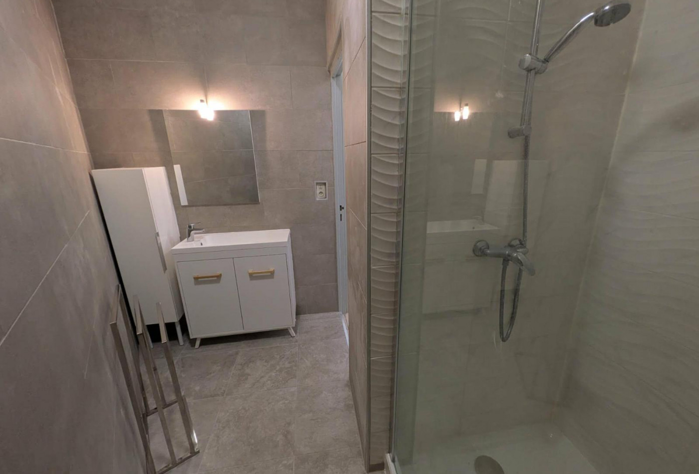 location Appartement Bessan - Photo 9