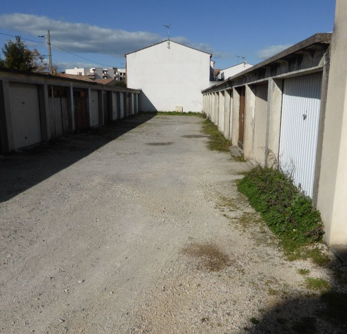 à vendre Garage Ales