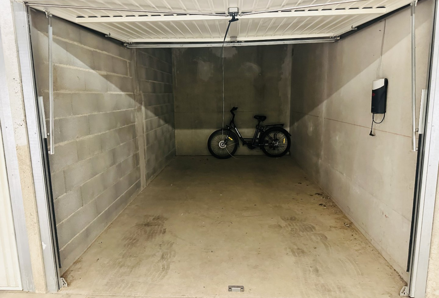 vente Garage Agde - Photo 2