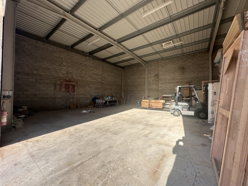 location Entrepot Sete - Photo 1