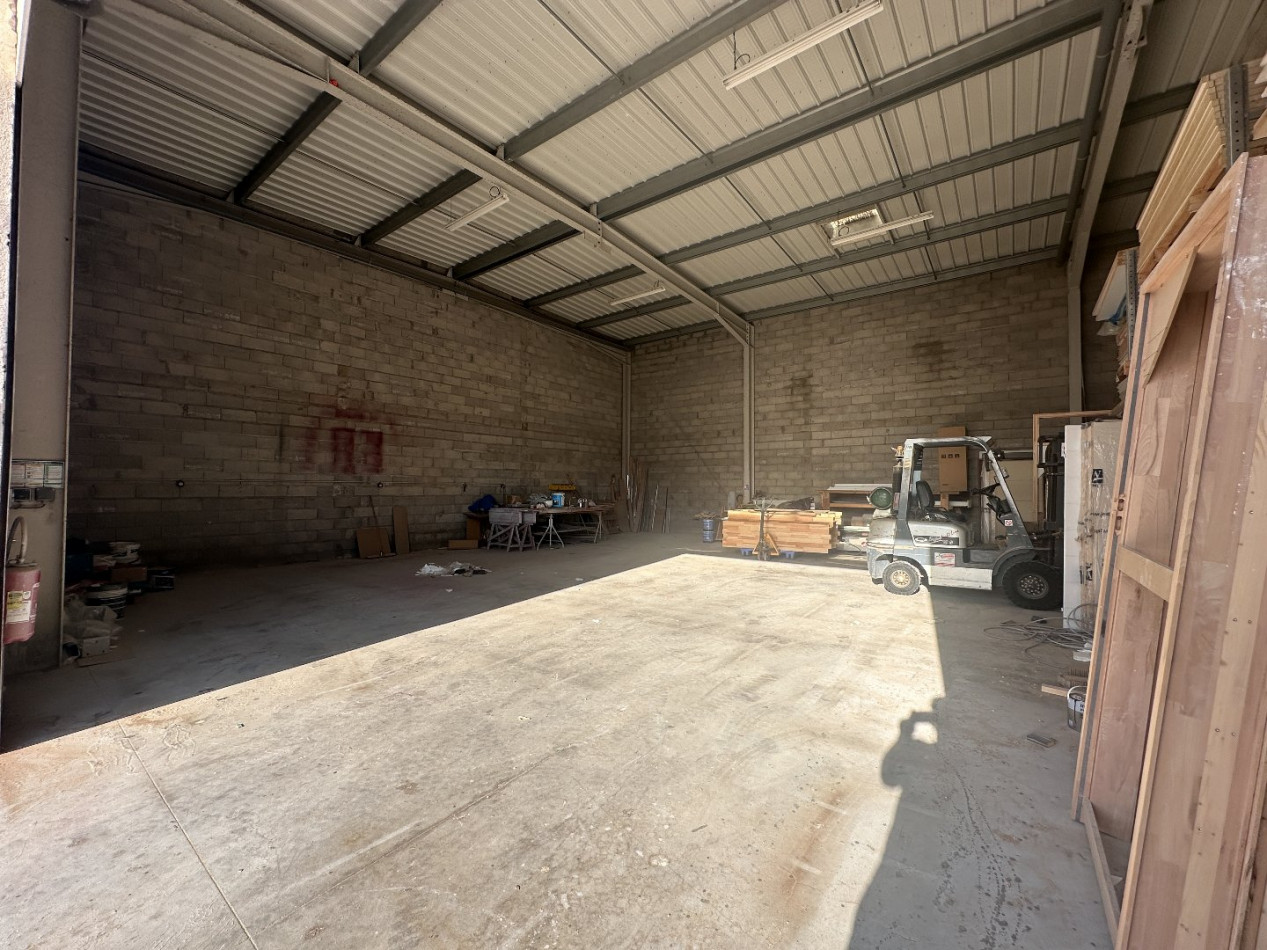 location Entrepot Sete - Photo 1