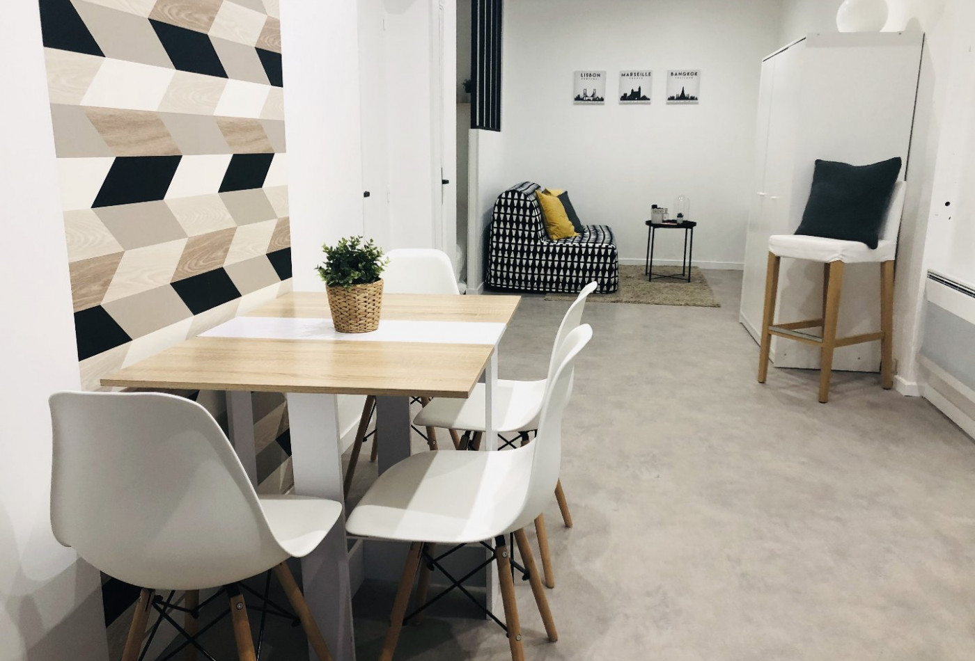 location Appartement ancien Montpellier - Photo 1