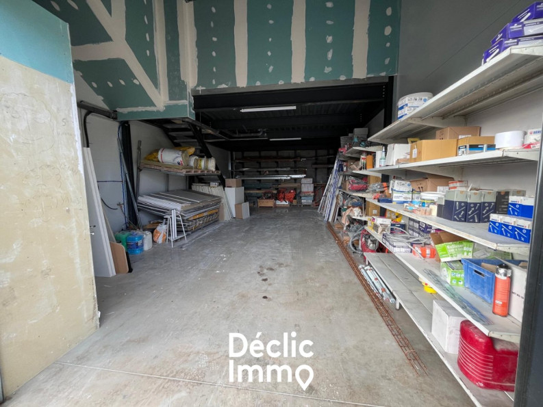 location Ateliers et bureaux Vergeze - Photo 1