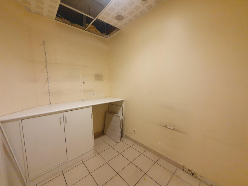 location Local commercial Beziers - Photo 9