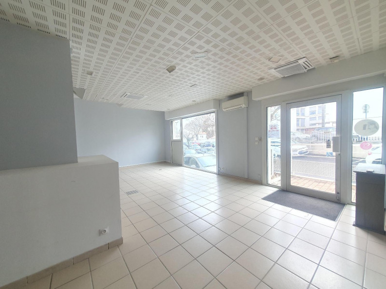 location Local commercial Beziers - Photo 4