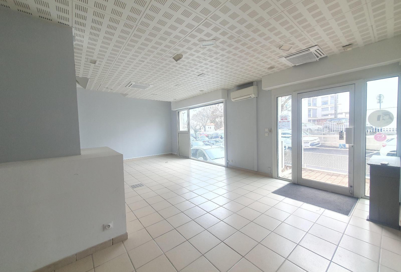 location Local commercial Beziers - Photo 4